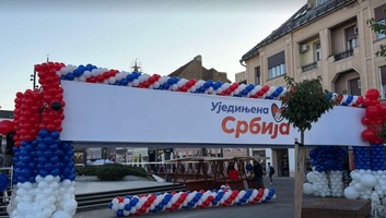 Rendkívüli készültség és közlekedési káosz az SNS újvidéki nagygyűlése előtt - illusztráció