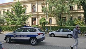 Újabb bombariadók a szerbiai iskolákban, több iskolát átvizsgálnak - illusztráció