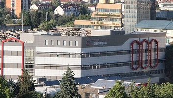53 milliárd dináros adósság a szerbiai közszférában – a Vajdasági Klinikai Központ is a listán van - illusztráció