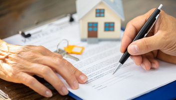 A fiatalok első lakásvásárlását segítő újabb 300 millió eurós csomag készül - illusztráció