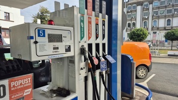 A szerbiai benzinkutak a hónap végéig tudják szavatolni az ellátást - illusztráció