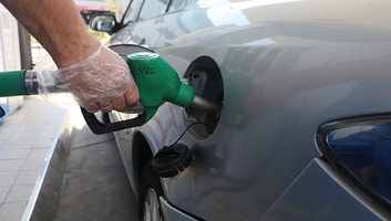 Az EU-ban átlagosan 12,9 százalékkal emelkedtek az üzemanyagárak márciusban - illusztráció