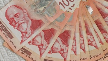 Már több mint félmillióan jelentkeztek a 6000 dináros támogatásra - illusztráció