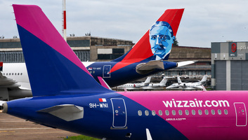 Marad Szerbiában a Wizz Air, fél évvel elhalasztották az új szabályok alkalmazását - illusztráció