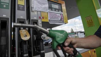 Üzemanyag-ellátási zavarokra figyelmeztet a magyar benzinkutak szövetsége - illusztráció