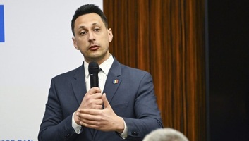 A Romániába érkezett magyar állami támogatások kivizsgálását kéri Magyar Pétertől a román kormányfő tiszteletbeli tanácsadója - illusztráció