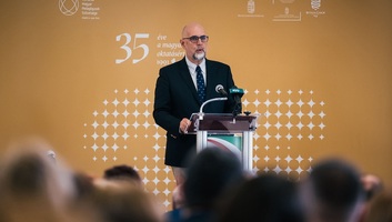 Az RMDSZ a korábbi kormánykoalíció működőképességének helyreállítását szorgalmazza - illusztráció