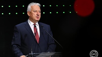 Semjén Zsolt: Egyhangú kiállás a külhoni magyarok szavazati joga és a KMKSZ mellett - illusztráció