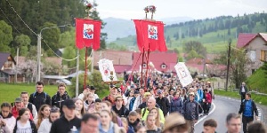 Székely János a csíksomlyói szentmisén: Az a történelmi feladat áll előttünk, hogy összekapaszkodjunk és újraépítsük a jövőnket (Frissítve) - cikkhez fűződő kép