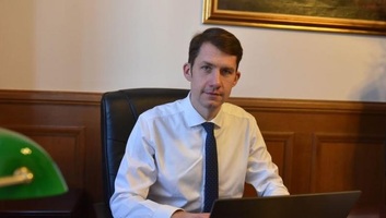 Dr. Pásztor Bálintnak, a VMSZ elnökének üzenete az újvidéki magyarokhoz - illusztráció