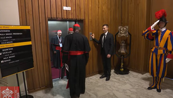 A bíborosok békére szólítanak fel - illusztráció