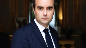 A francia államfő ismét Sébastien Lecornut nevezte ki kormányfőnek - illusztráció