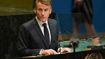 A francia kormány háromezer helyettesítő tanárt küld a tiltakozó középiskolákba - illusztráció