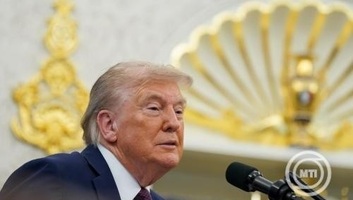 A születési jogon járó állampolgárság megszerzésének korlátozásáról írt alá rendeletet Donald Trump - illusztráció
