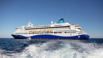 Áthaladt egy tengerjáró hajó a Hormuzi-szoroson, az iráni háború kezdete óta először - illusztráció