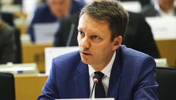 Bizalmat kért a román parlamenttől Siegfried Mureșan román miniszterelnök-jelölt - illusztráció