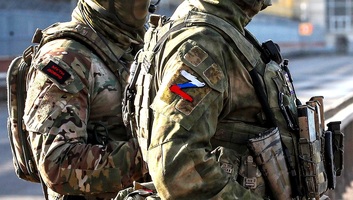 Brit külügyminisztérium: Oroszország embercsempészek által toborzott menekülteket is bevet az ukrán hadszíntéren - illusztráció
