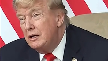 Donald Trump elfogadta a francia elnök szerdai vacsorameghívását a versailles-i kastélyba - illusztráció