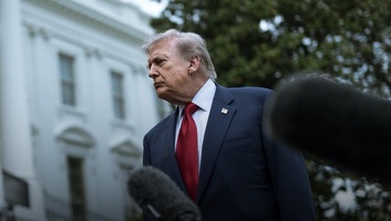 Donald Trump elhalasztja a keddre tervezett katonai akciót - illusztráció