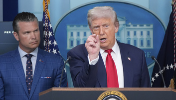 Donald Trump puhatolózó jellegű, de konstruktív tárgyalásra számít Vlagyimir Putyinnal - illusztráció