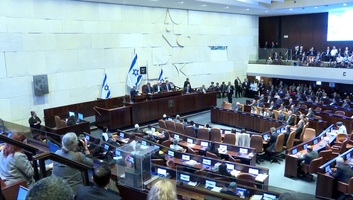 Elbukott a bizalmatlansági indítvány: Nem lesz előre hozott választás Izraelben - illusztráció
