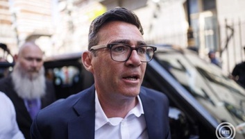 Eldőlt, hogy Andy Burnham volt manchesteri polgármester lesz a következő brit miniszterelnök - illusztráció