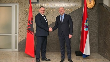 Horvát védelmi miniszter: Nem aggasztanak Szerbia fegyverkezési tervei - illusztráció