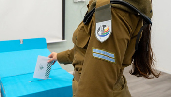Izraeli választások: Az exit poll szerint alulmaradtak a hivatalban lévő kormányfőt támogató pártok - illusztráció