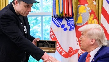 Kirobbant a háború Donald Trump és Elon Musk között - illusztráció