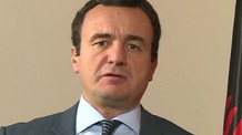 Kurtit tojással dobálták meg a koszovói parlament ülésén - illusztráció