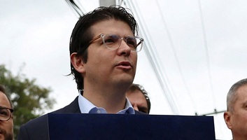 Meghalt a kolumbiai szenátor, akit júniusban lőtt meg egy fiatalkorú bérgyilkos - illusztráció