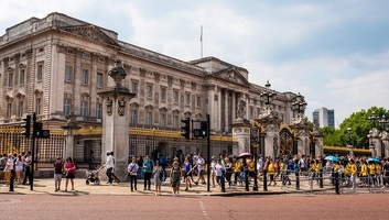 Megvonja a brit uralkodó a hercegi címet András hercegtől - illusztráció