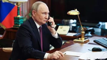 Putyin telefonon köszöntötte fel a születésnapját ünneplő Trumpot - illusztráció