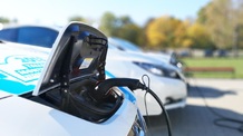 Rekordot döntött az elektromos autók töltése a május elsejei ünnep alatt Kínában - illusztráció