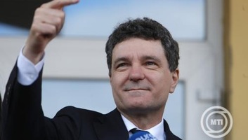 Román elnökválasztás: Az exit poll becslések Nicusor Dan győzelmét valószínűsítik - illusztráció