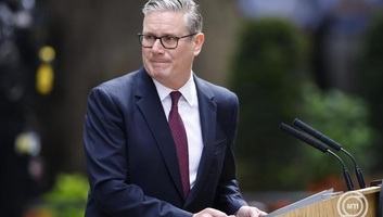 Távozik Keir Starmer brit miniszterelnök - illusztráció