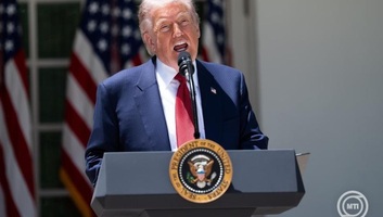 Trump: Irán kihátrált az uránkészletekről szóló megállapodásból - illusztráció