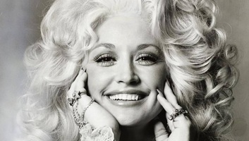 Elhunyt Dolly Parton, a countryzene legendája - illusztráció
