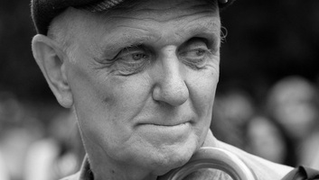 Elhunyt György Péter író, esztéta, médiakutató - illusztráció