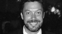 Meghalt Tim Curry, a Rocky Horror Picture Show sztárja - illusztráció