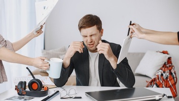 A fiatalok harmada rendszeresen szorong, az iskola a legnagyobb stresszforrás - illusztráció