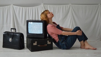 A túl sok tévézés növelheti a demencia kockázatát - illusztráció