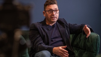Ákos betegség miatt lemondja nyári fellépéseit - illusztráció
