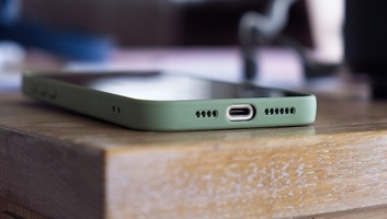 Az adóhatóság 15 ellenőrzött mobiltelefon-üzletből 13-at bezárt - illusztráció