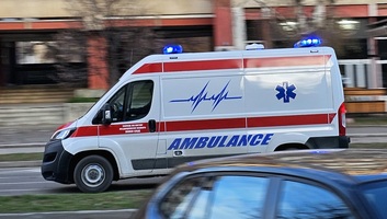 Halálos közlekedési baleset az Ibar főúton – egy fiatal életét vesztette - illusztráció