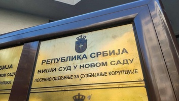 Hárommillió dináros visszaélés gyanúja miatt vettek őrizetbe egy személyt Újvidéken - illusztráció