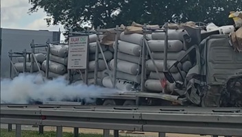 Két kamion karambolozott az autópályán Ópazovánál: Gázszivárgás miatt lezárták a forgalmat - illusztráció