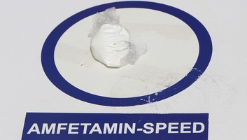 Nagymama a dílerhálózat élén? – 71 éves nőnél talált drogot a rendőrség - illusztráció
