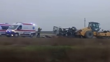 Négy ember meghalt a Ruma–Ürög úton történt közlekedési balesetben - illusztráció