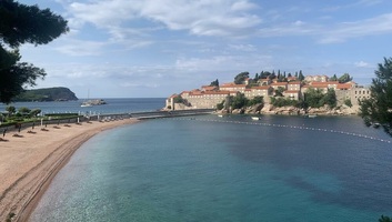 Öt év után újra megnyílik Sveti Stefan, de még a napozás sem lesz olcsó - illusztráció